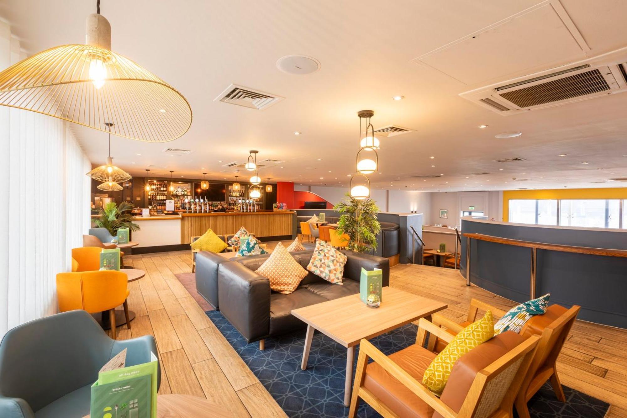 Holiday Inn Cardiff City Centre By Ihg Exterior foto