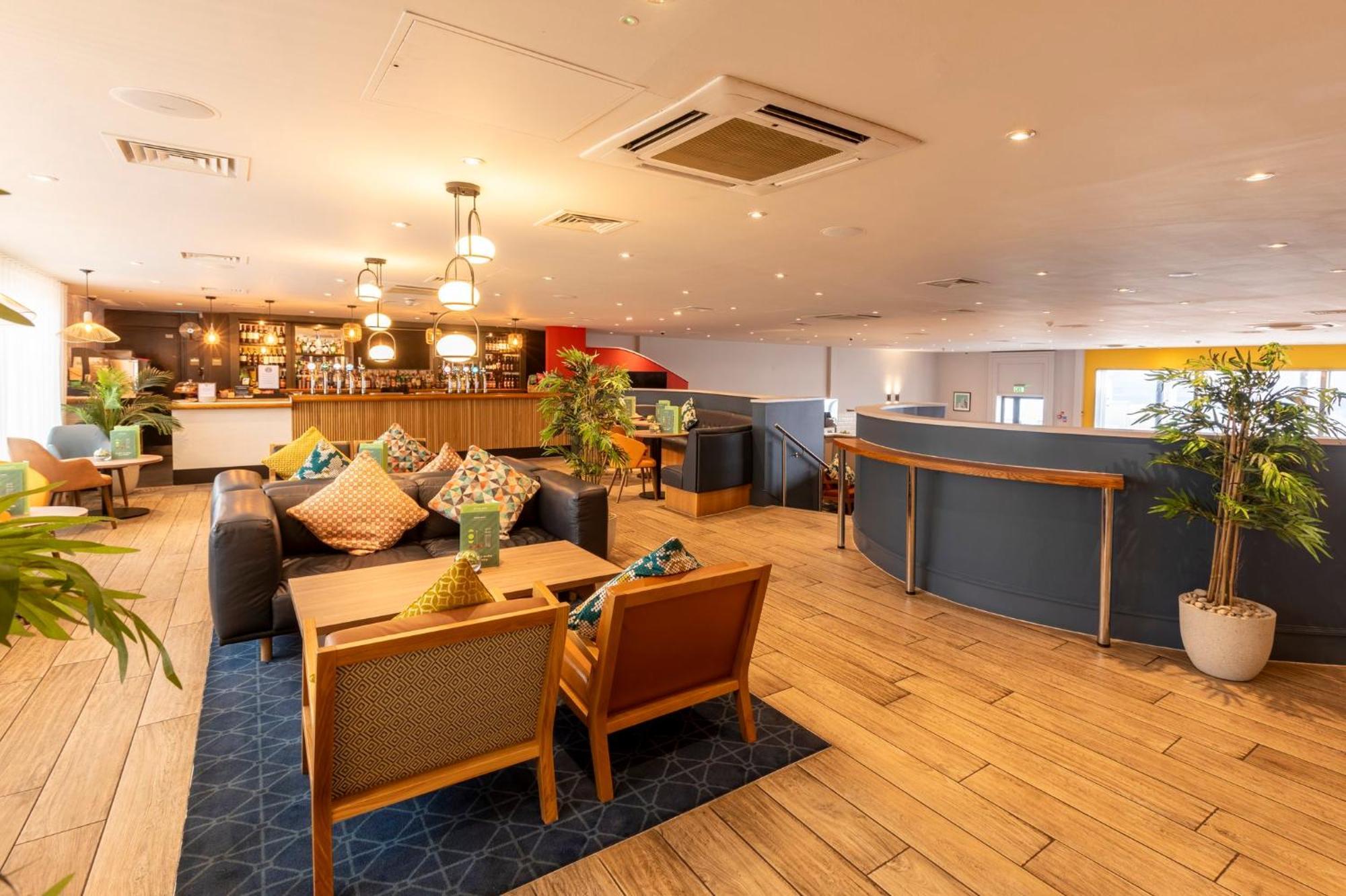 Holiday Inn Cardiff City Centre By Ihg Exterior foto
