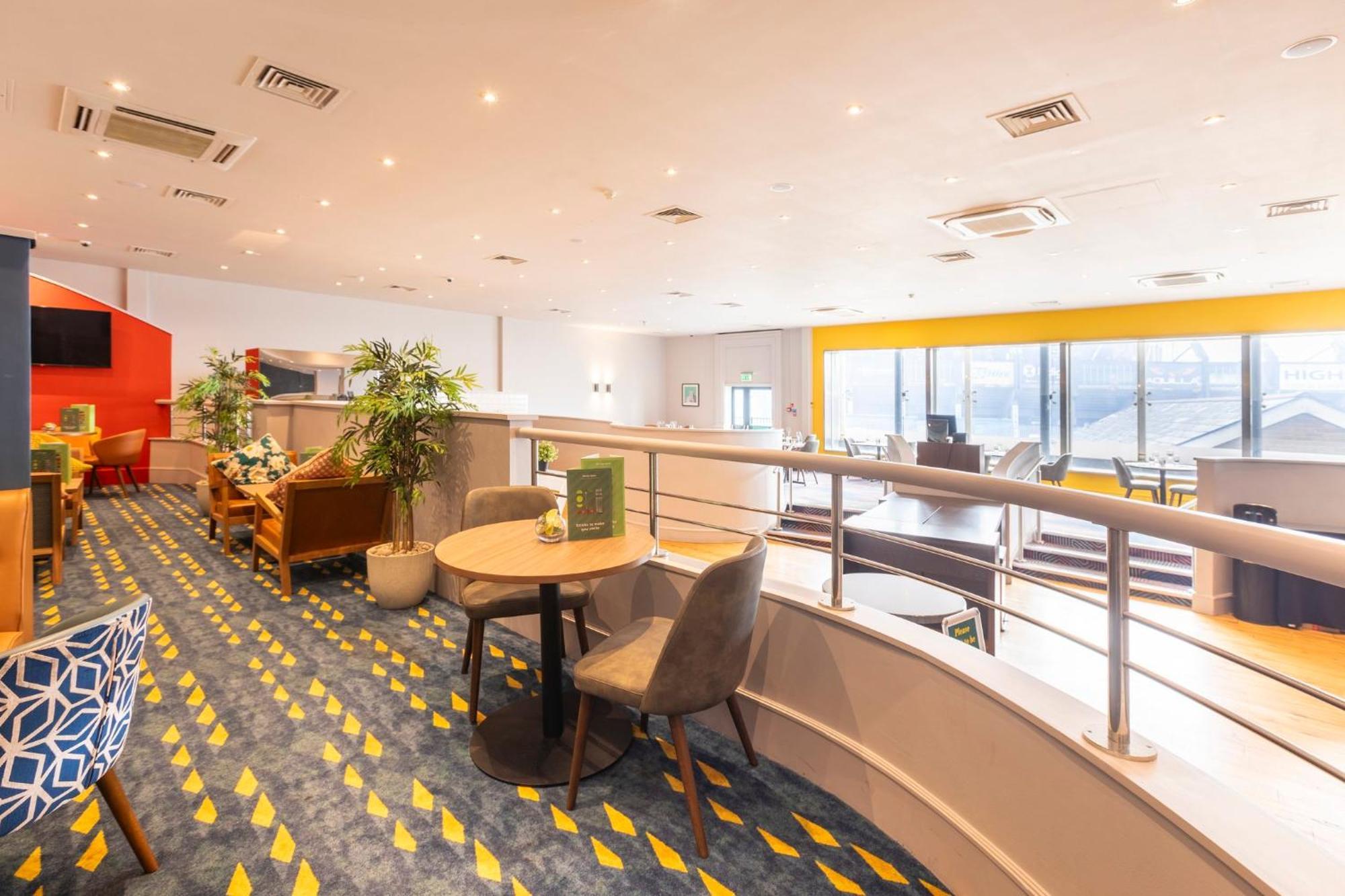 Holiday Inn Cardiff City Centre By Ihg Exterior foto