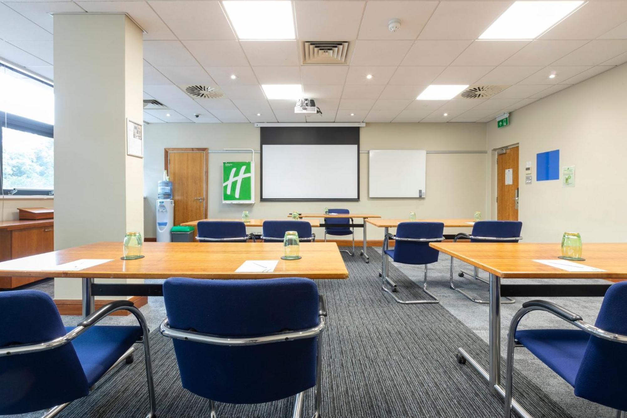 Holiday Inn Cardiff City Centre By Ihg Exterior foto